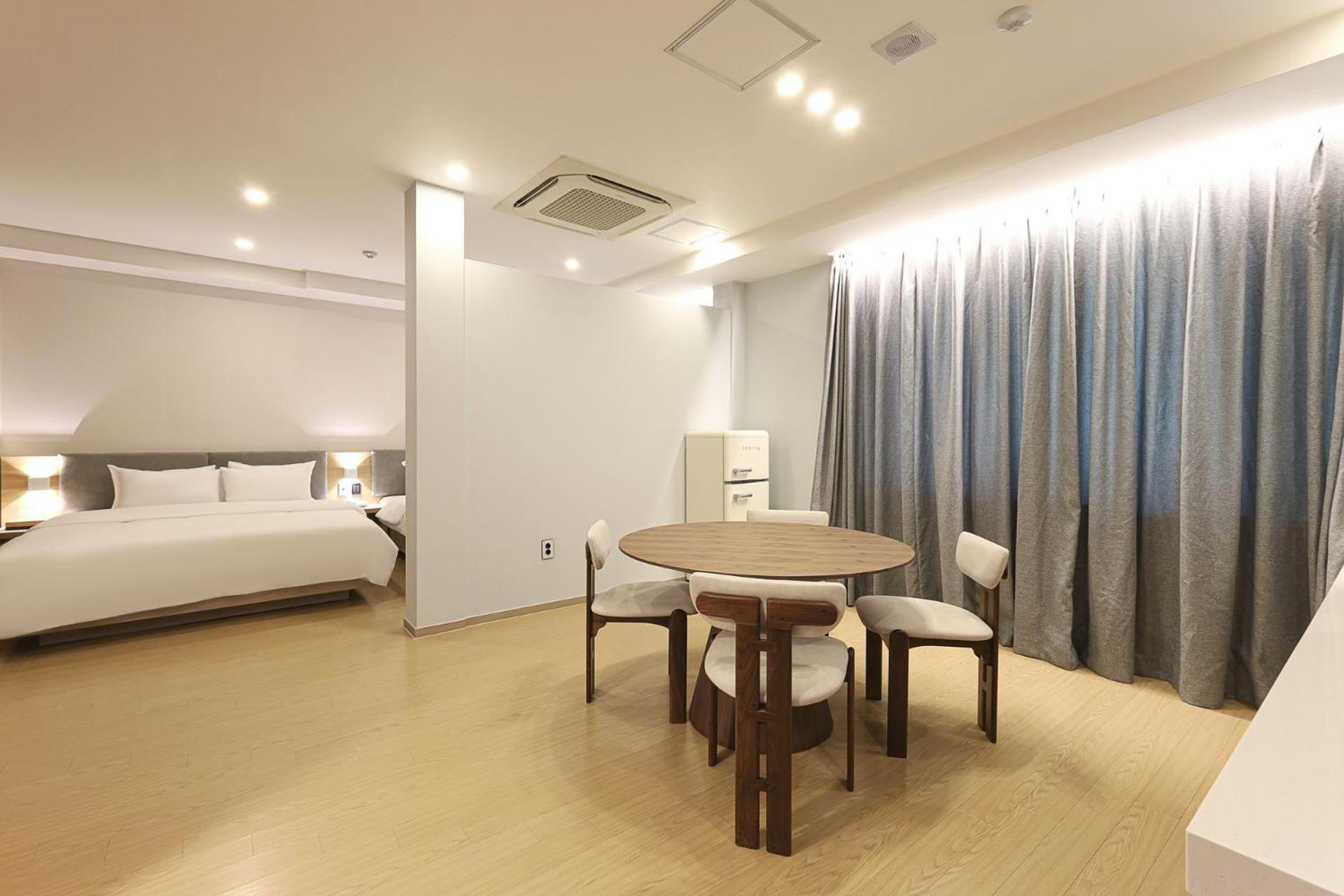 Hound Hotel Changwon Eksteriør billede