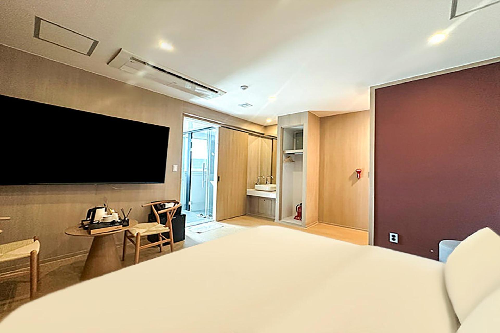 Hound Hotel Changwon Eksteriør billede