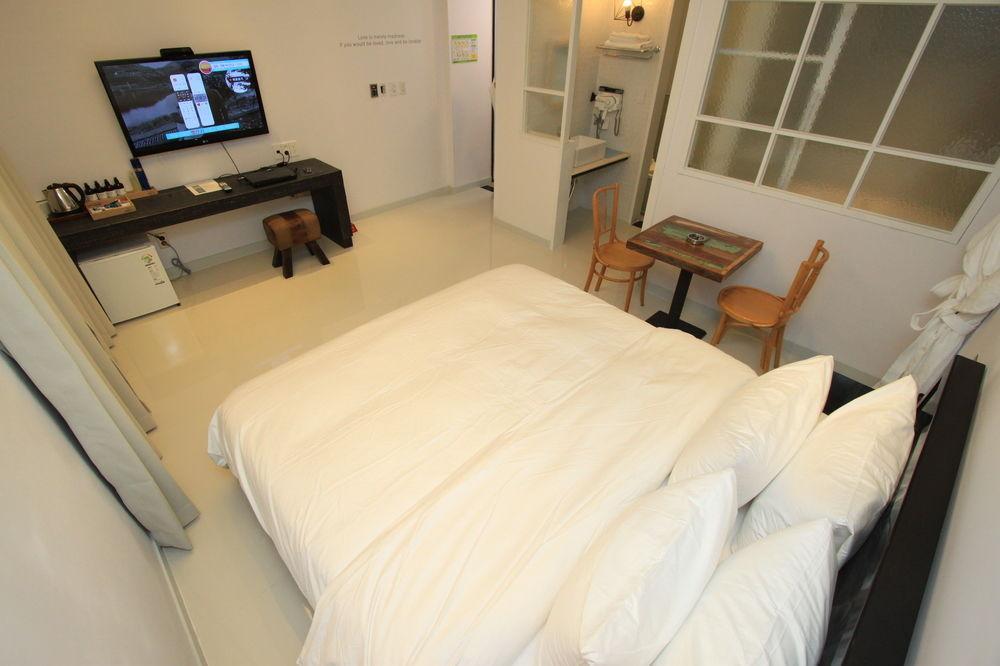 Hound Hotel Changwon Eksteriør billede