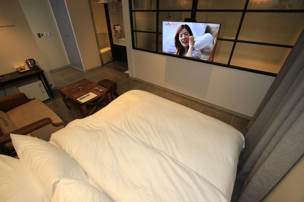 Hound Hotel Changwon Eksteriør billede