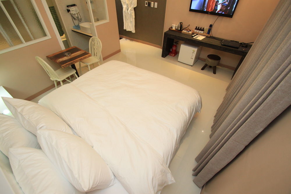 Hound Hotel Changwon Eksteriør billede