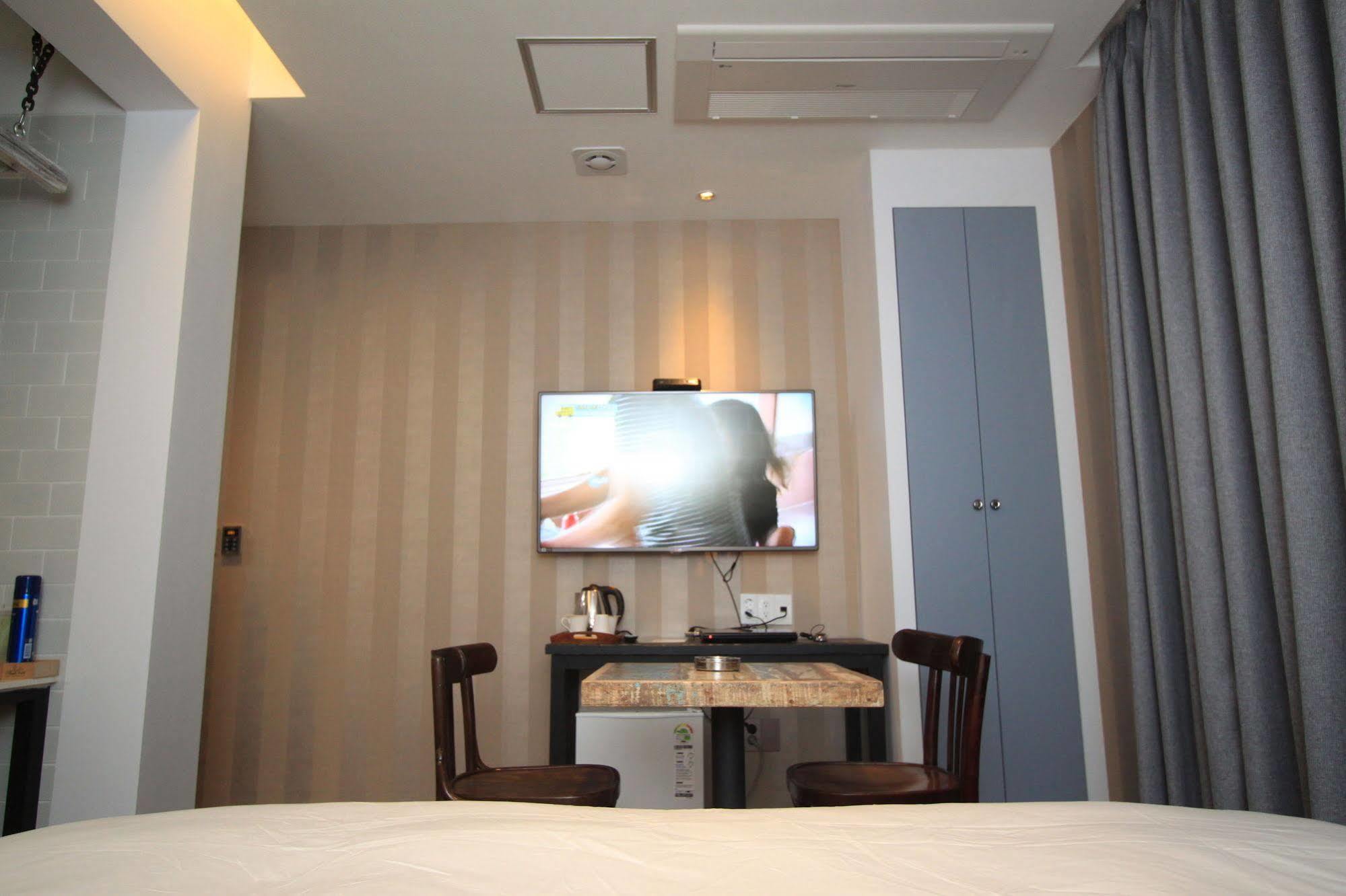 Hound Hotel Changwon Eksteriør billede