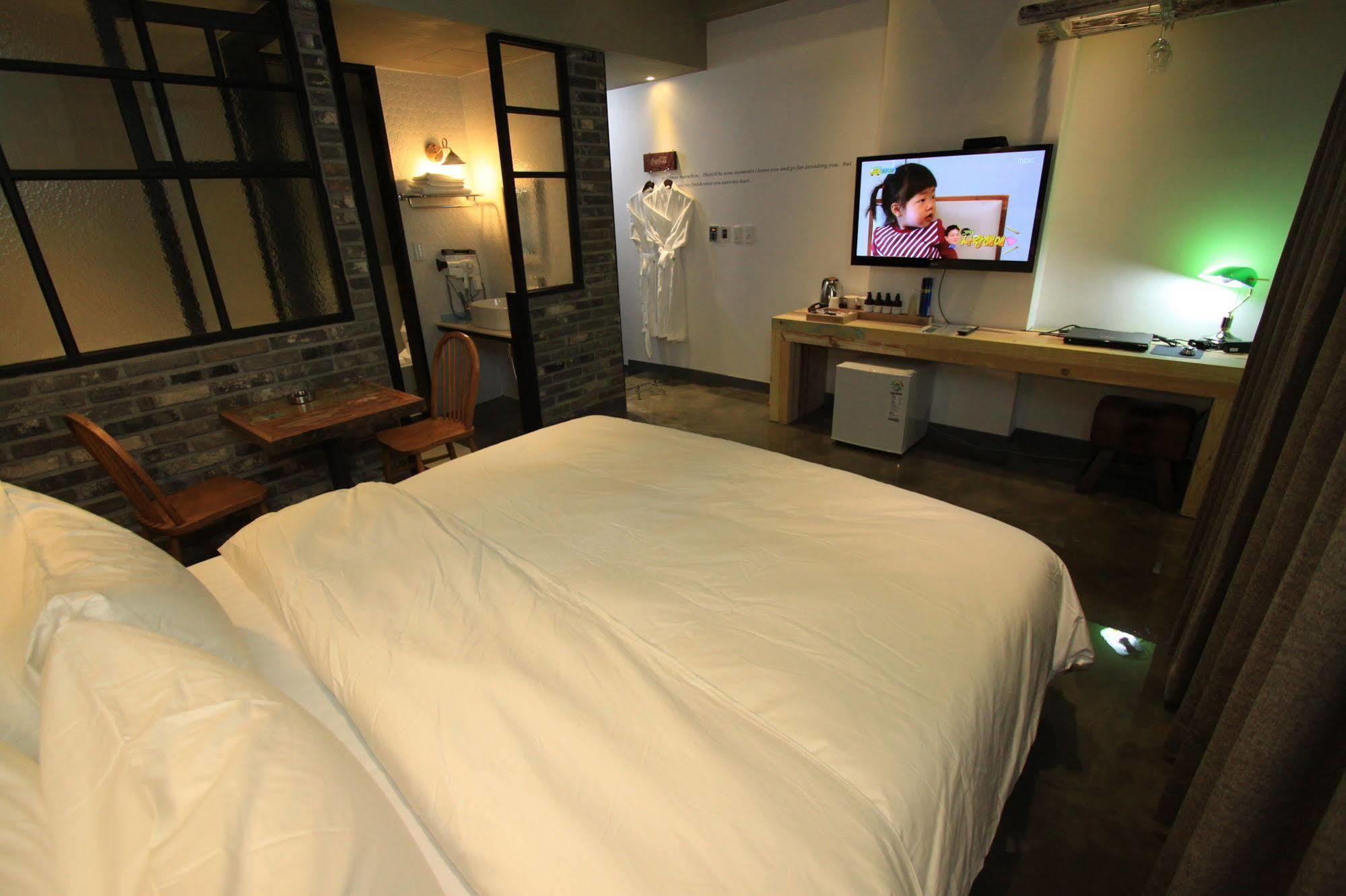 Hound Hotel Changwon Eksteriør billede